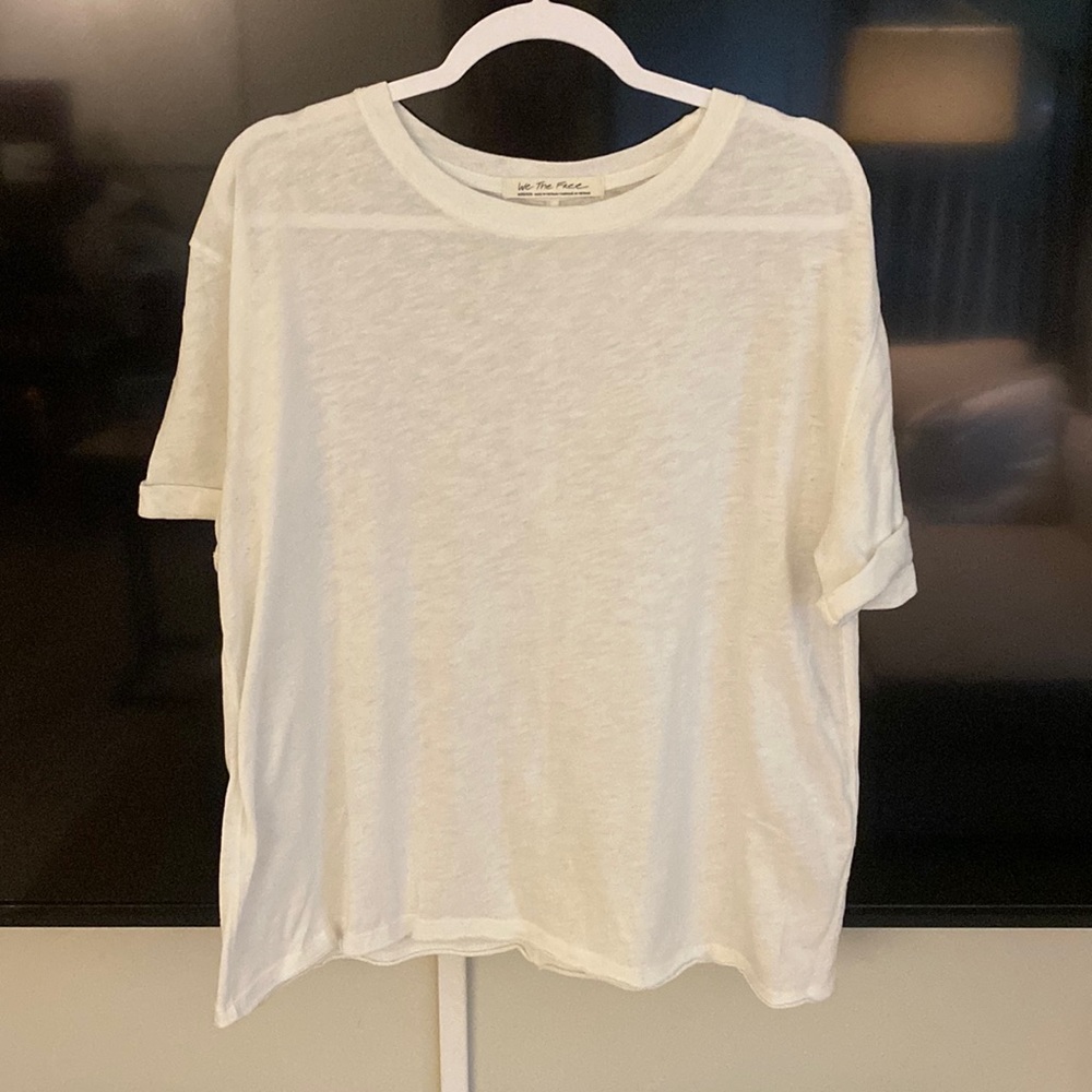 White tee